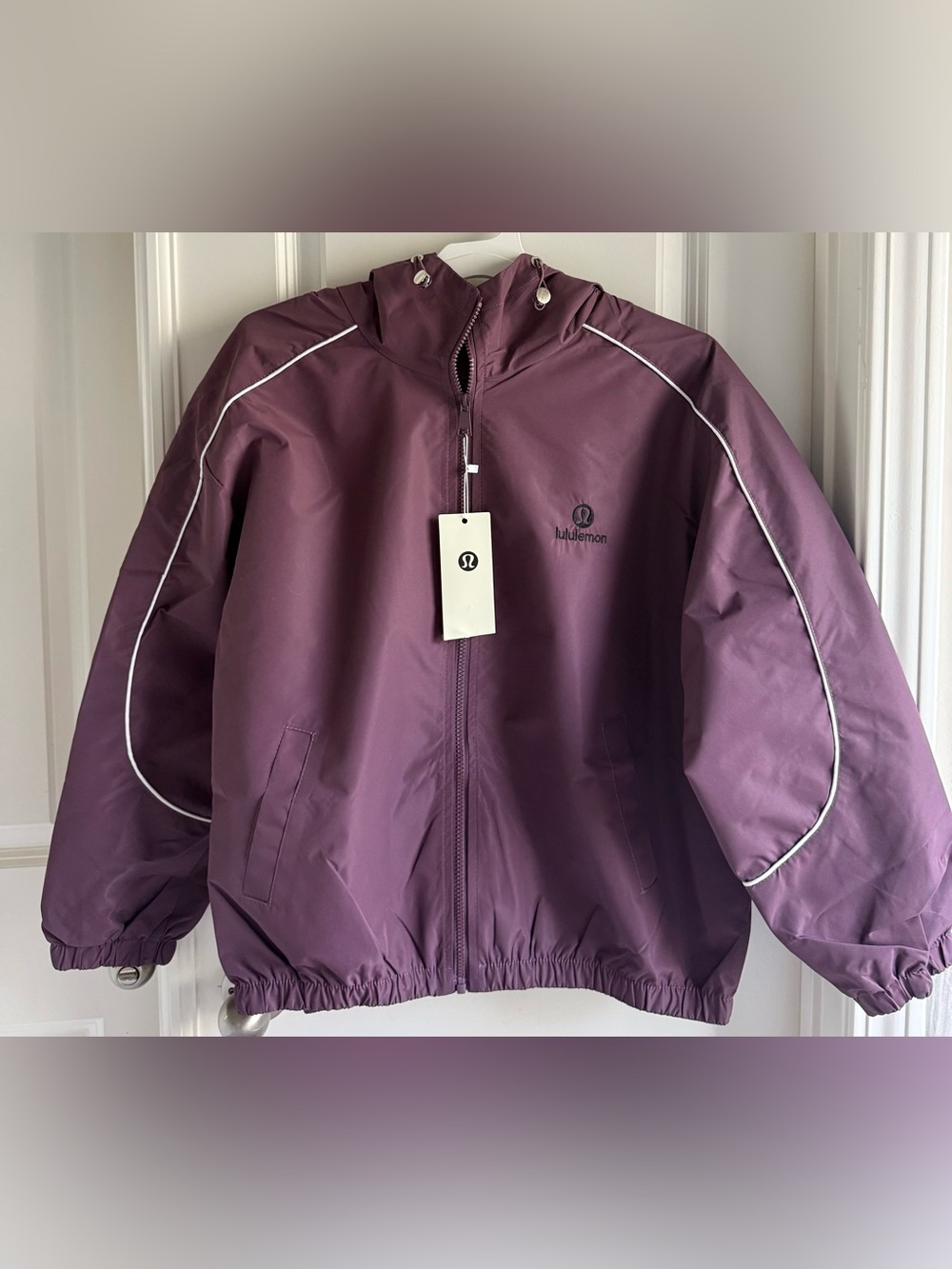 lululemon athletica Plum/Ube Hooded Windbreaker/ Rain Jacket